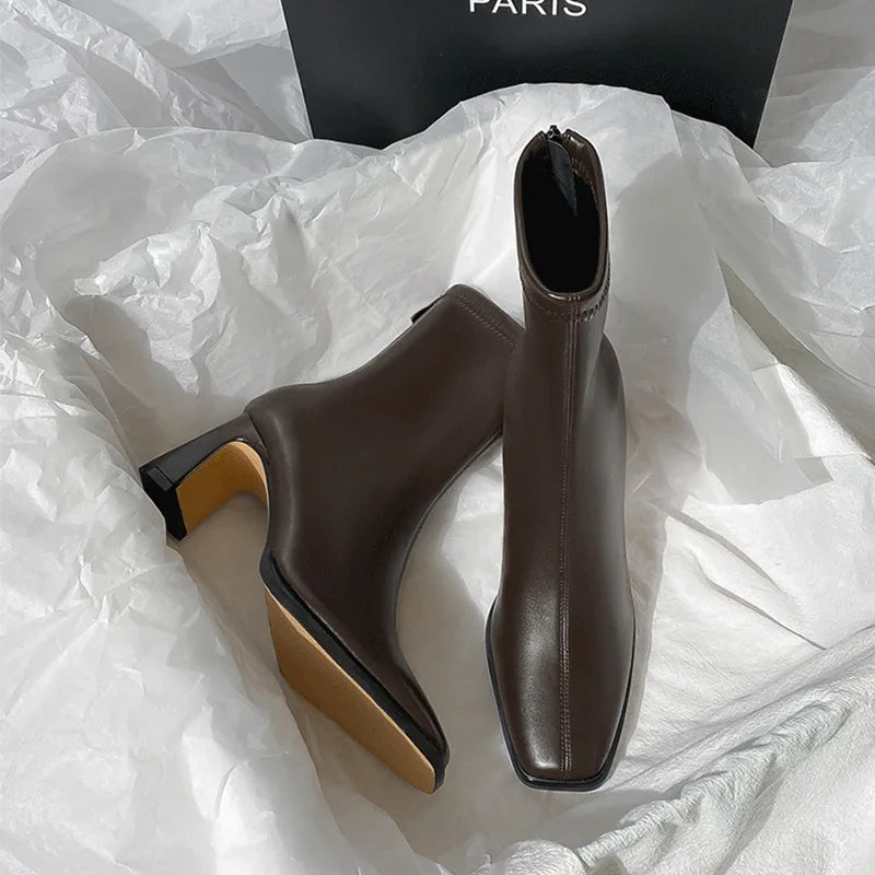 Averic Ankle Boots – Vintage Warmth With a Timeless Square-Toe Elegance