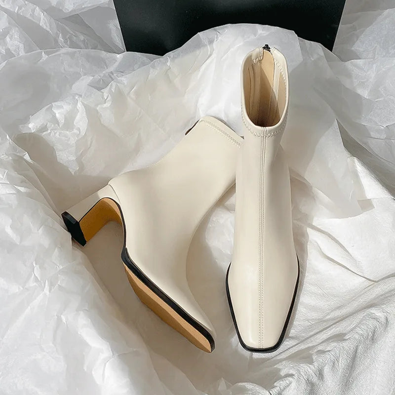 Averic Ankle Boots – Vintage Warmth With a Timeless Square-Toe Elegance