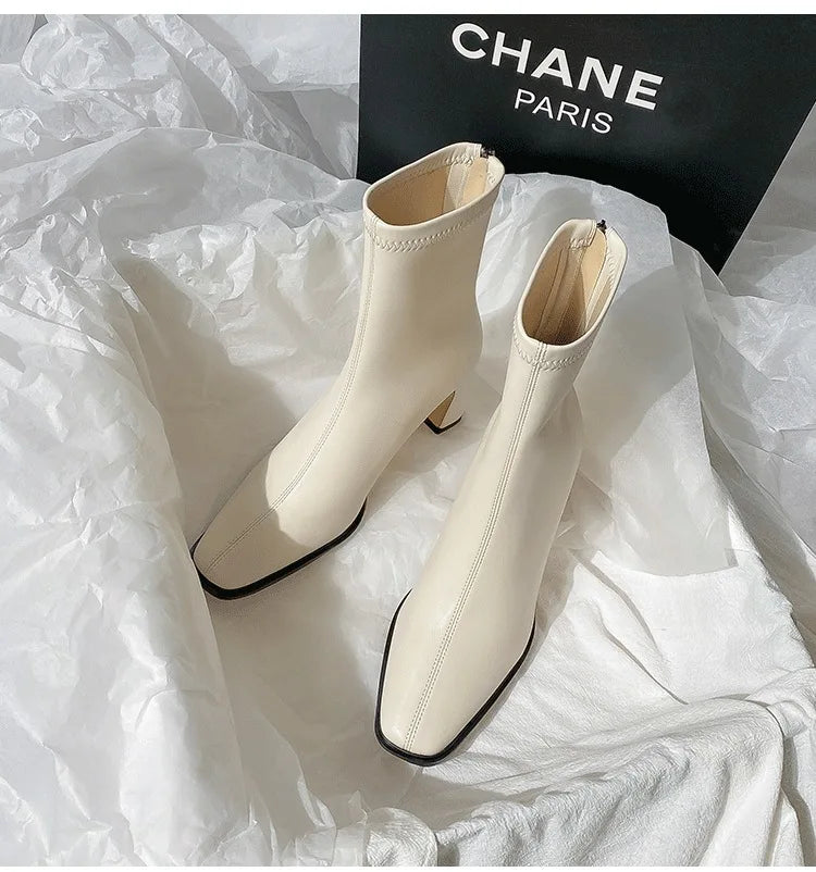 Averic Ankle Boots – Vintage Warmth With a Timeless Square-Toe Elegance